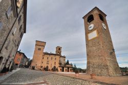 Piazza Roma a Castelvetro di Modena - Il cuore ...