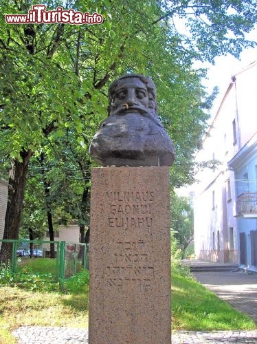 Immagine Monumento a Elijah ben Shlomo Zalman Kremer, conosciuto come Vilna Gaon