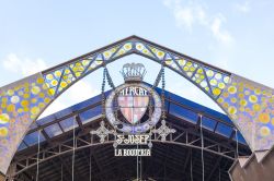 Insegna del Mercato La Boqueria a Barcellona in Spagna - © fotoedu / Shutterstock.com 