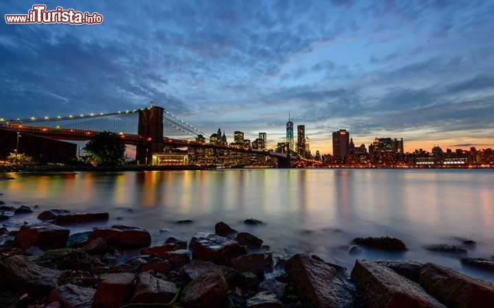 Tramonto a Manhattan, con una prospettiva insolita della Grande Mela - ©  www.tpoty.com - Foto di Tom Pepper