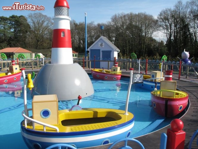 Giostra acquatica all'interno del parco di Peppa Pig che si trova vicino londra, a sud-ovest della capitale inglese  - Cortesia foto peppapigworld.co.uk