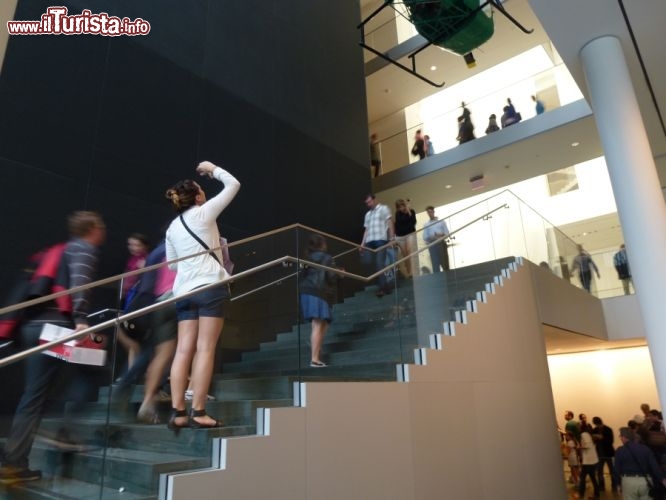 Immagine Scale d'ingresso al Museo MOMA di New York City