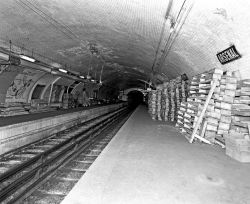 Arsenal, una stazione metro abbandonata a Parigi ...