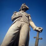 La statua di Orazio Nelson che dalla cima della ...