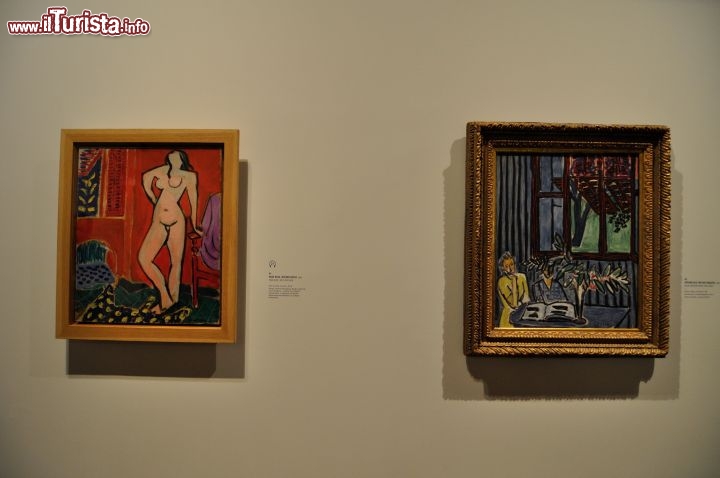 Nudo Rosa e Interno Blu. I due dipinti sono esposti nella mostra di Matisse a Ferrara