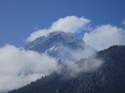 Dolomiti innevate fotografate dalla Val Pusteria ...