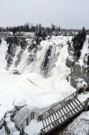 Ville de Quebec, Montmorency Falls Park: dalle scalinate e dai belvederi circostanti si può ammirare in tutto il suo splendore l'effetto magico della cascata, immersa in uno scenario ...