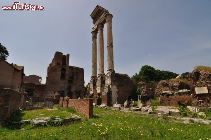Immagine Il Tempio dei Dioscuri a  Roma, dedicato al mito di Castore e Polluce