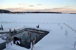 Hotel La Ferme, Baie-Saint-Paul: in questa spa all'aria aperta la temperatura dell'acqua supera i 40°C, ma tutt'attorno la temperatura dell'aria in inverno si attesta spesso ...
