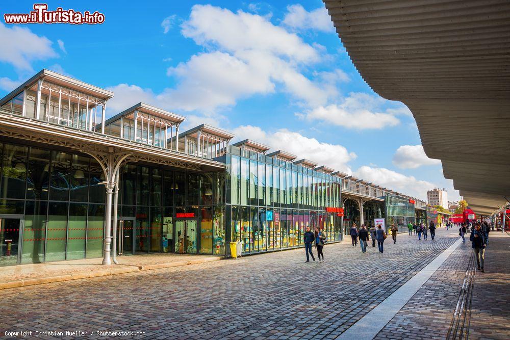 Immagine La Grande halle de la Villette si trova nell'omonimo parco di Parigi - © Christian Mueller / Shutterstock.com