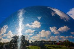 Dettaglio della Geode a Parc de la Villette di Parigi - © Christian Mueller / Shutterstock.com