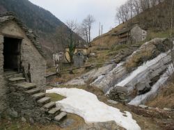 Il parco dei Mulini a Vergeletto, nel Canton Ticino, dove viene prodotta la farina bona 
