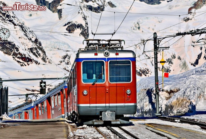 Il trenino rosso del Gornergrat - © DONNAVVENTURA® 2014 - Tutti i diritti riservati - All rights reserved