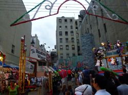 Festeggiamenti di San Gennaro che durano 11 giorni ...