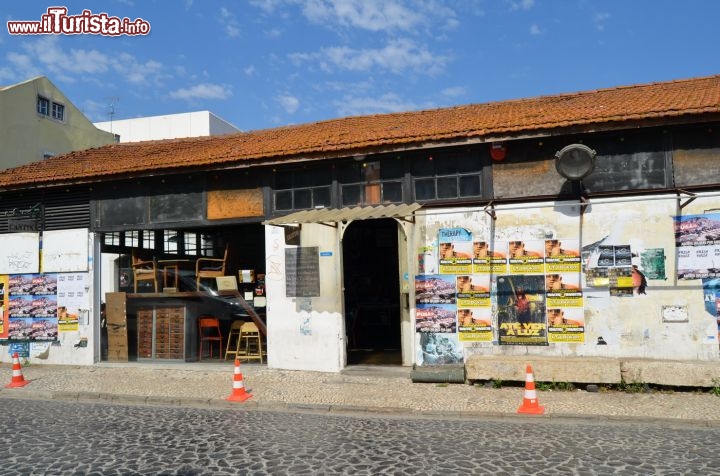Immagine La Cantina Lx, a Lisbona - si trova nella ex zona industriale del quartiere di Alcantara, recentemente ristrutturata e convertita dalla produzione a luogo di arte, cultura e gastronomia come nel caso di questo particolare ristorante