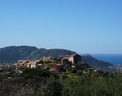 Pigna, regione Corsica:
Un incantevole villaggio ...