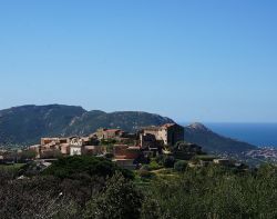 Pigna, regione Corsica:
Un incantevole villaggio ...