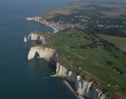 Etretat, regione Alta Normandia:
Le bianche ...