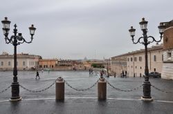 Panorama di Roma dal piazzale  - Il Colle del Quirinale offre verso ovest un bello scorcio in direzione del colle del Vaticano