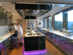 Dentro al Ristorante Luxory Gourmet del Resort ...