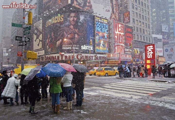 Immagine Nevicata a Times Square, il fascino di New York City d'inverno - © Andrew F. Kazmierski / Shutterstock.com