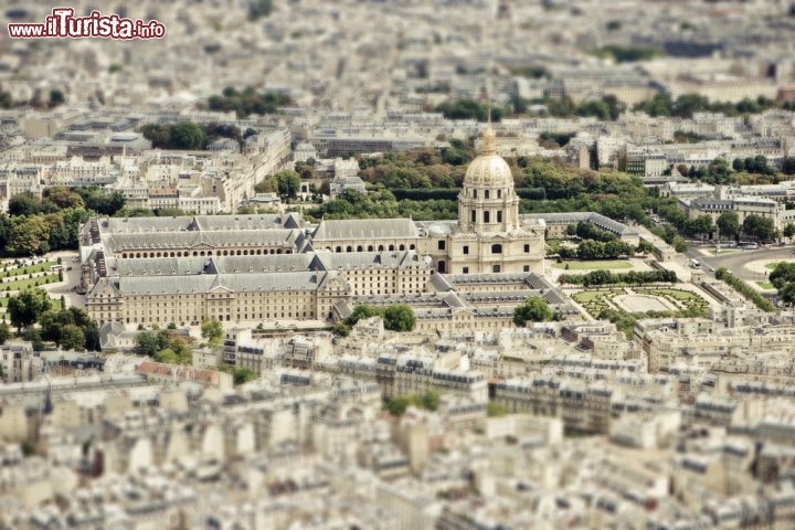 Les Invalides di Parigi fotografato con tecnica Tilt-Shift - © Dmitry Pistrov / Shutterstock.com