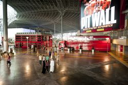 The Paddock, Ferrari World: è un'attrazione ...