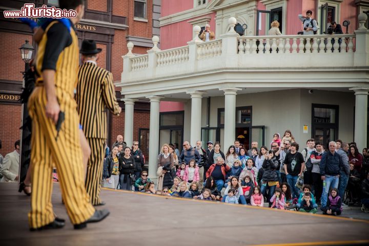 Immagine Uno show con attori, intrattenimento a Cinecittà World, il parco giochi di Roma.