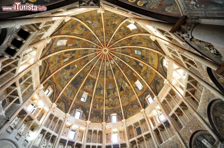 Immagine La grande Cupola del Battistero di Parma, riccamente affrescata