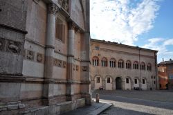 Battistero e Palazzo della  Curia Vescovile in Piazza Duomo a Parma