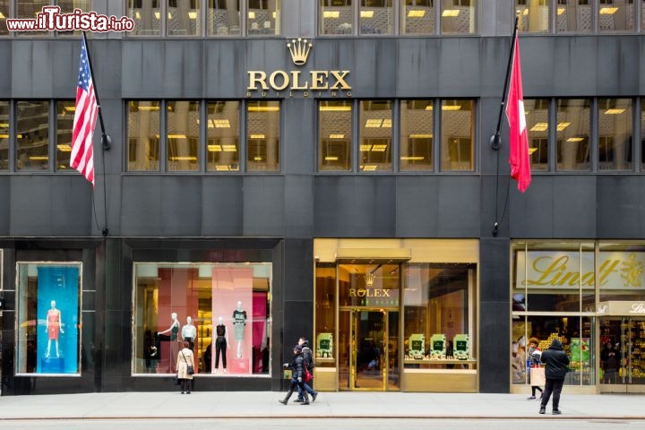 Immagine Il Rolex Building e il suo Store sulla quinta strada a New York - © littleny / Shutterstock.com
