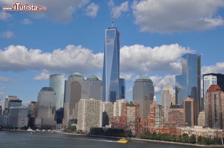 Immagine La Freedom Tower domina gli edifici Brooklfield Place a New York City - © Ritu Manoj Jethani / Shutterstock.com / Shutterstock.com