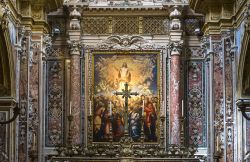 Dettaglio del suntuoso barocco napoletano che si può ammirare all'interno della chiesa di San Gregorio Armeno a Napoli - © photogolfer / Shutterstock.com 