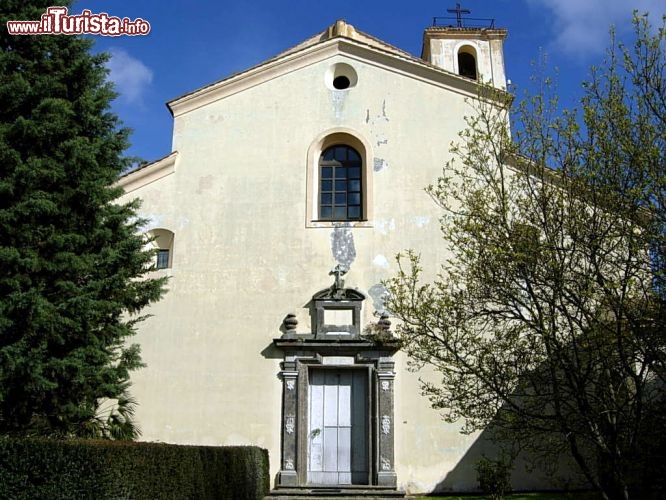 Immagine La facciata della chiesa dell'Eremo di Camaldoli di Napoli