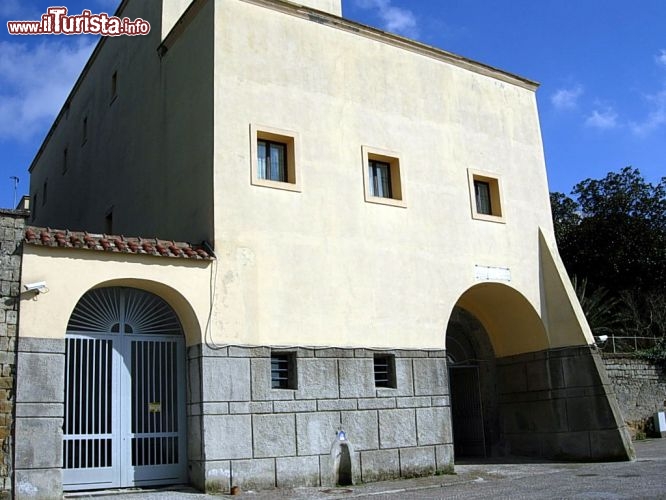 Immagine L'ingresso dell'Eremo di Camaldoi a Napoli. E' stato costruito sulla collina più alta della città