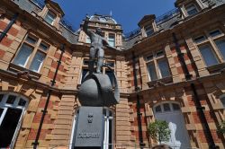 Statua dedicata a Yuri Gagarin, il primo uomo dello spazio, installata in un cortile del  Royal Observatory di Londra