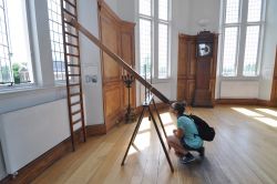 Uno strumento antico esposto all'interno della sala ottagonale della Casa di Flamsteed, presso l'Osservatorio Reale di Greenwich