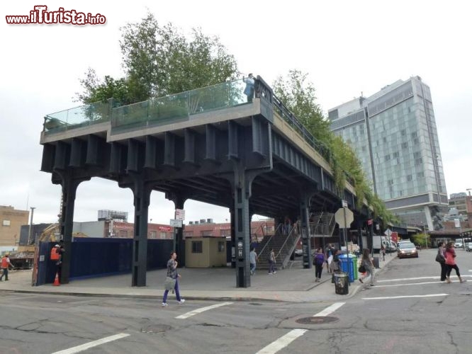Immagine Punto di partenza o capolinea del parco High Line. Siamo su Washington Street (Manhattan)