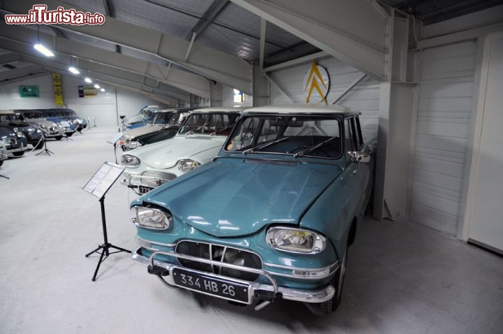 Immagine Citroen Ami 6, la giardinetta prodotta dalla casa francese dal 1961 al 1969