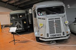 Furgoni Citroen Type H 1947 esposti al museo privato della Citroen in Francia