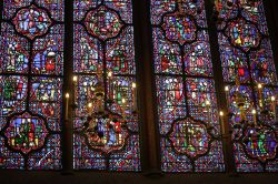 La Bibbia raccontata sulle vetrate della Sainte Chapelle di Parigi anyamuse / Shutterstock.com