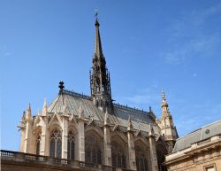 L'esterno della Sainte Chapelle edificata ...