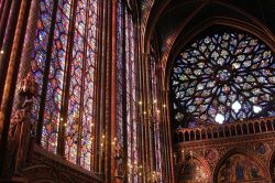 Il rosone finemente decorato della Sainte Chapelle - © Zvonimir Atletic / Shutterstock.com