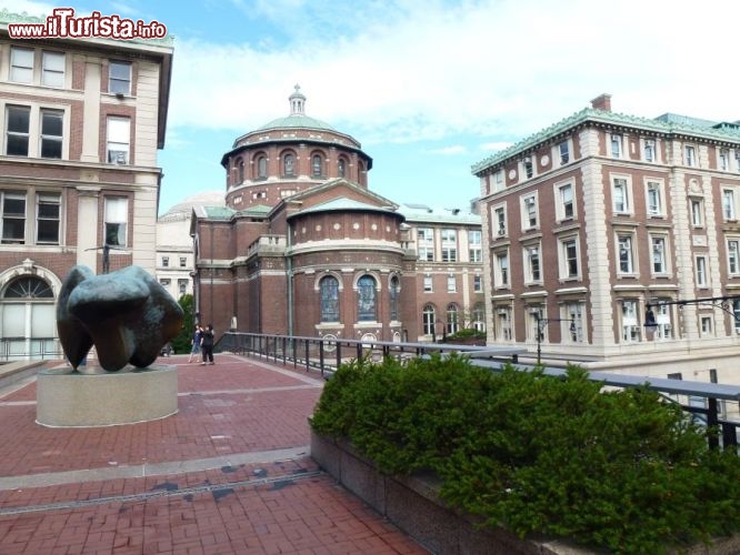 Immagine I dormitori del Morningside Heights campus all'Universita Columbia di New York City