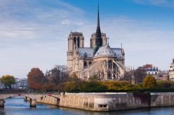 L'Île de la Cité e la Cattedrale di Notre-Dame a Parigi - © Mark III Photonics / shutterstock.com 