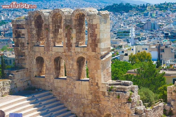 Immagine Un dettaglio del Teatro di Erode ad Atene - © Artamonov Yury / Shutterstock.com