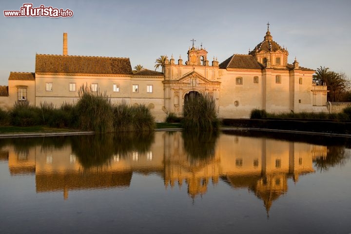 Immagine Cartuja de Santa Mara de la Cuevas a Siviglia, uno dei quattro monasteri certosini di Siviglia