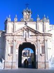 Porta d'ingresso del Monastero della Cartuja a Siviglia - © Federico Lopez Sicardo / Shutterstock.com