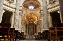 Interno della Basilica di Superga, il mausoleo di casa Savoia - © lsantilli / Shutterstock.com