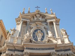Particolare della facciata della Chiesa di Santa Cristina in Piazza San Carlo a Torino - © Claudio Divizia / Shutterstock.com